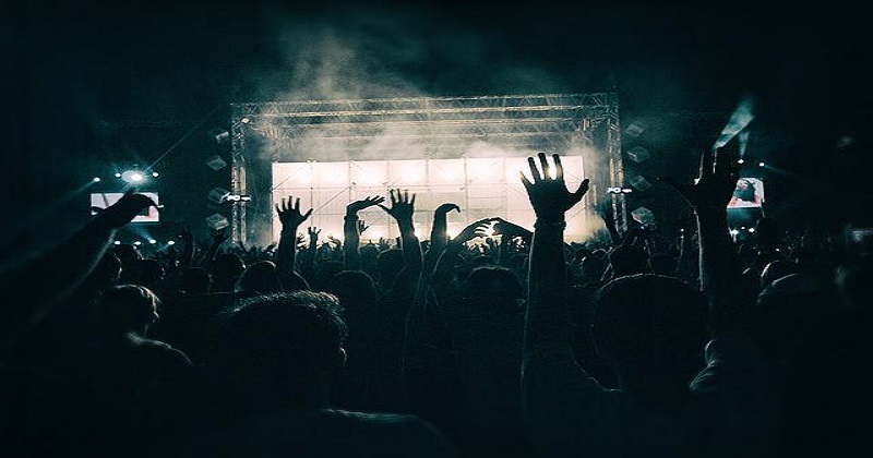 Como conhecer uma Garota na Balada